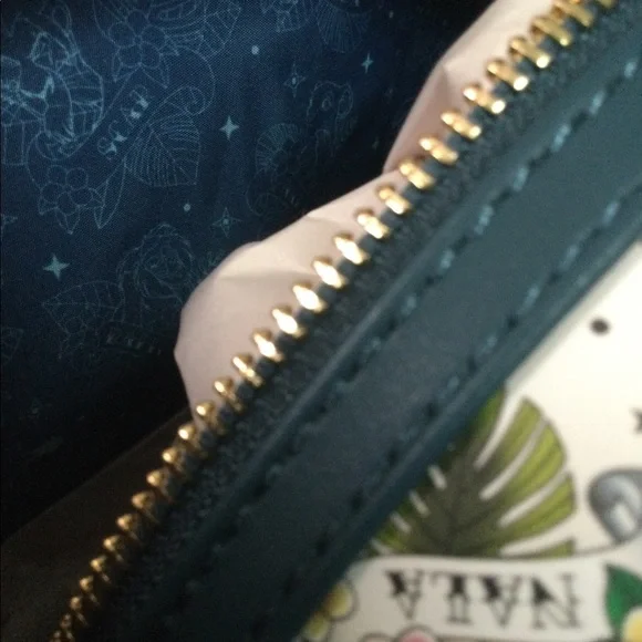 Loungefly Lion King back pack - Picture 7 of 11